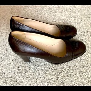 Excellent Chanel dark brown leather pumps. Size 38 Euro, Women’s size 7-7.5.